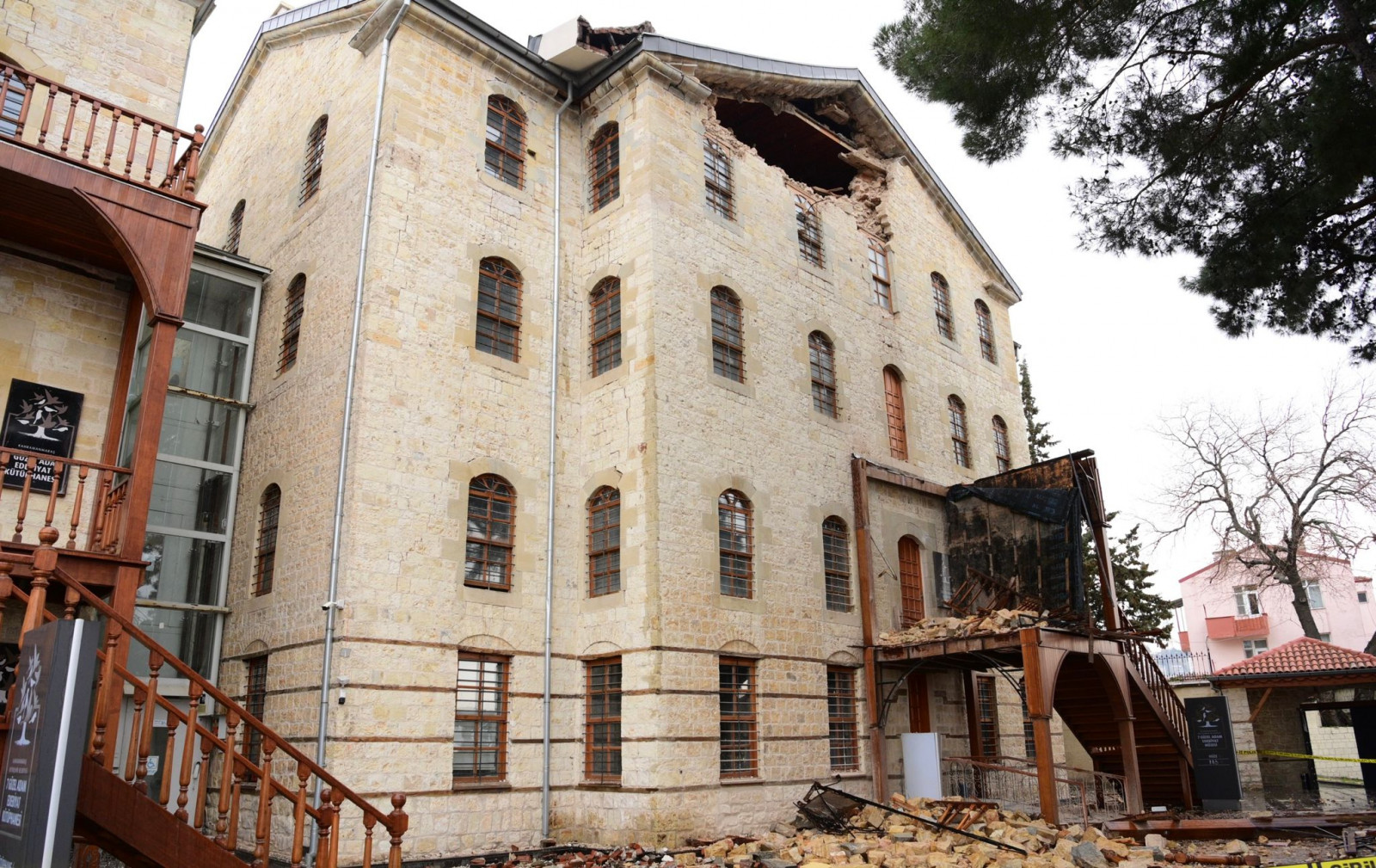 Yedi Güzel Adam Edebiyat Müzesi’nde başlatılan aslına uygun yeniden inşa