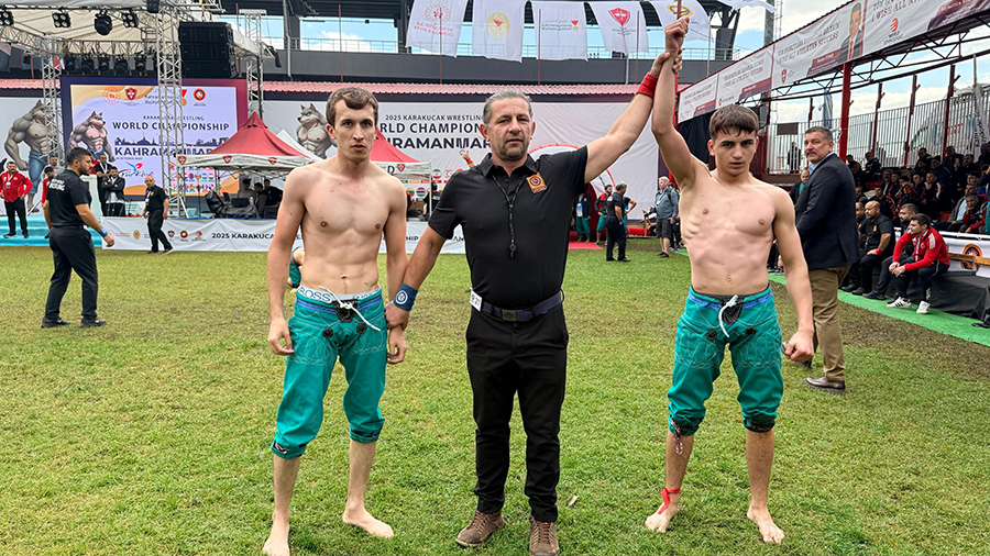 İlki Kahramanmaraş’ta düzenlenen Dünya Karakucak Güreş Şampiyonası, büyük bir coşkuyla