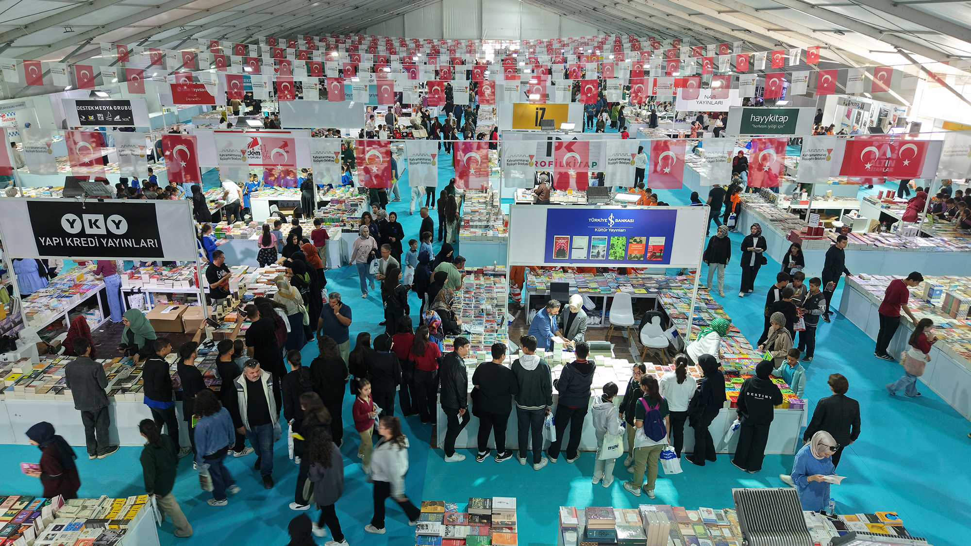 Açıldığı günden itibaren okurların buluşma noktası haline gelen 10. Uluslararası