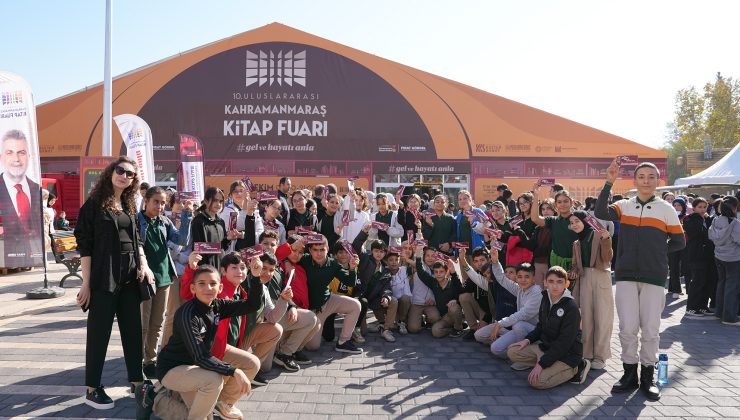 10. Uluslararası Kitap Fuarı, İlk Gününde 20 Bin Ziyaretçiyi Ağırladı