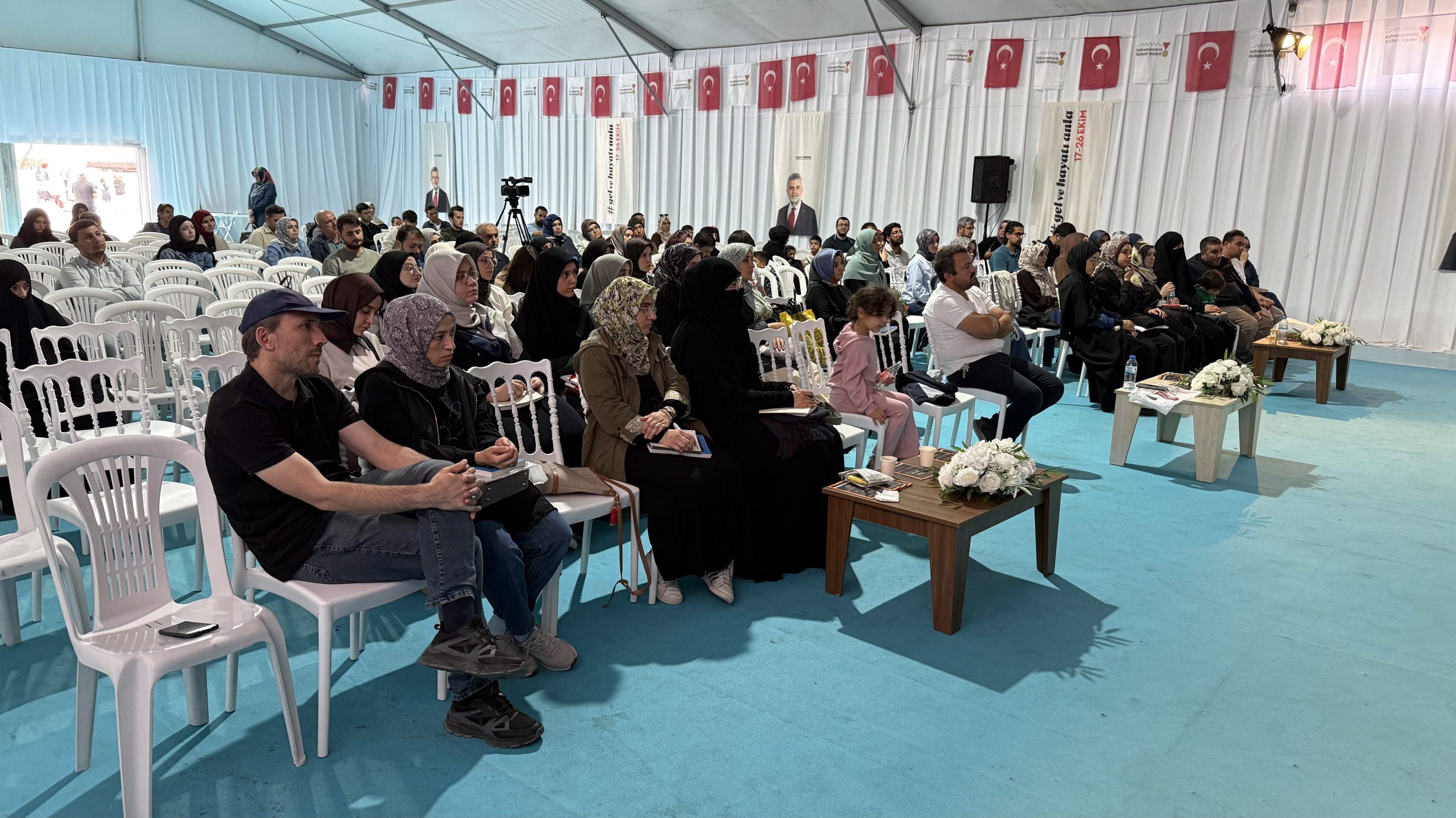 Uluslararası Kahramanmaraş Kitap Fuarı’nın son gününde araştırmacı-yazar Taha Kılınç, okurlarıyla