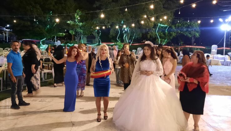 Mavi Kadınlar Derneği’nden Zihinsel Engelli Ayşenur’a Anlamlı Düğün
