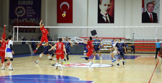Onikişubat Belediyespor Voleybol Takımı Evinde Galibiyetle Başladı