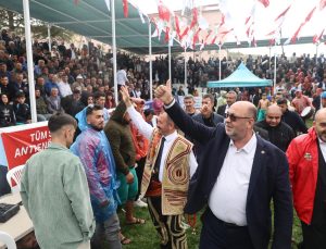 11. GELENEKSEL BERTİZ BAYDEMİRLİ KISA ŞALVAR GÜREŞ FESTİVALİ COŞKUYLA GERÇEKLEŞTİRİLDİ