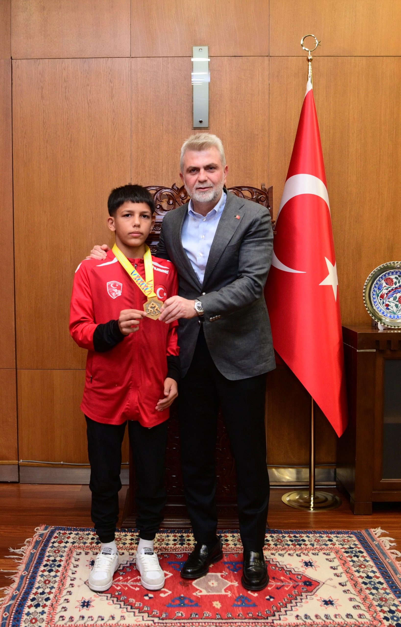 Romanya’da düzenlenen U17 Güreş Balkan Şampiyonası’nda büyük bir başarıya imza