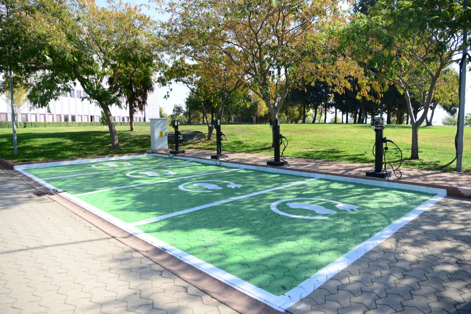 Kahramanmaraş Sütçü İmam Üniversitesi (KSÜ), elektrikli araç kullanımının yaygınlaşmasıyla birlikte