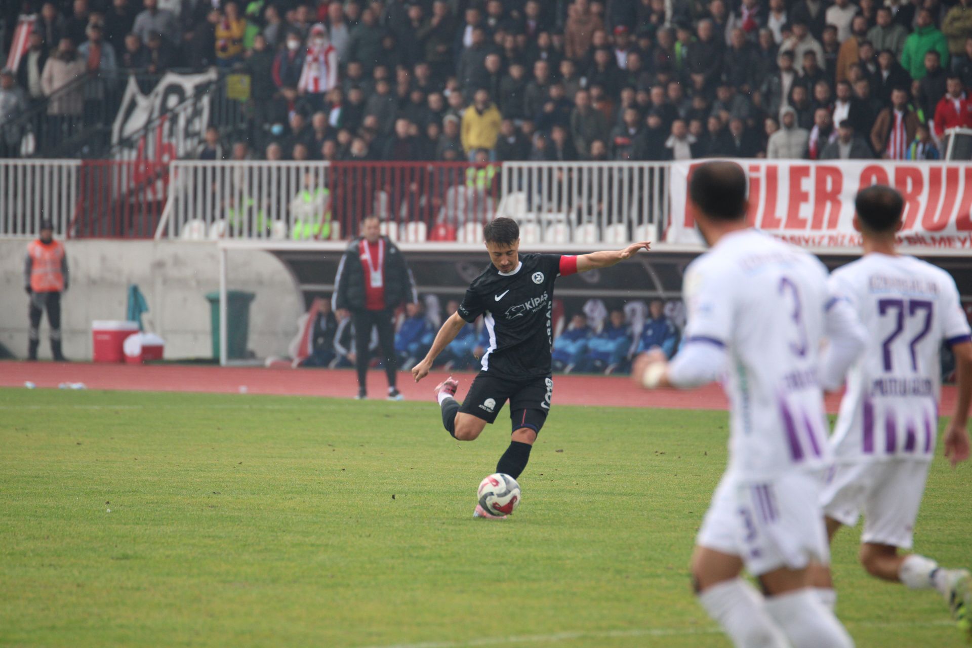 Kahramanmaraş İstiklalspor, ligin 13.haftasında oynanan heyecan dolu karşılaşmada Güzide Gebzespor’u