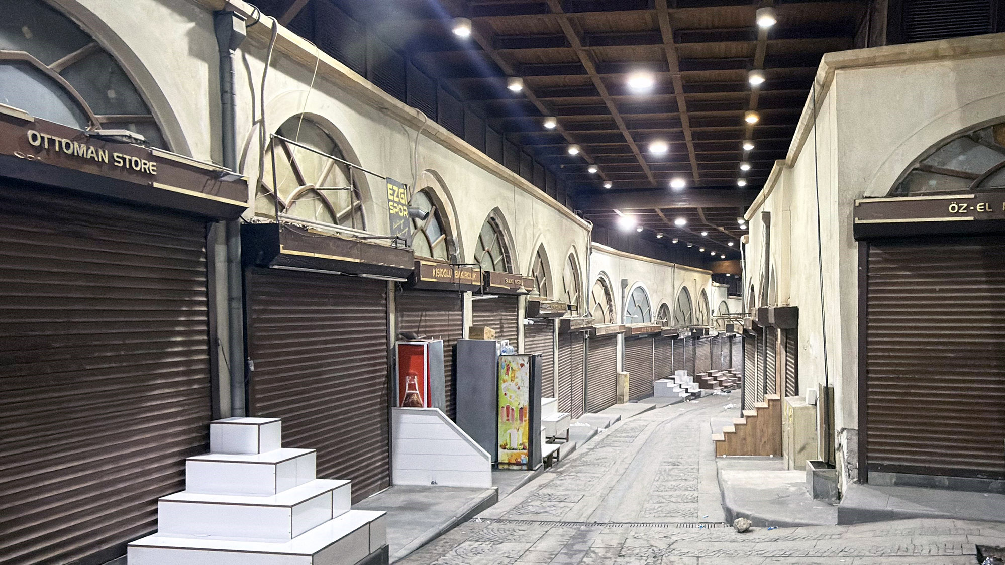 Büyükşehir Belediyesi, Tarihi Kapalı Çarşı’da zamanla eskiyen, yetersiz kalan ve