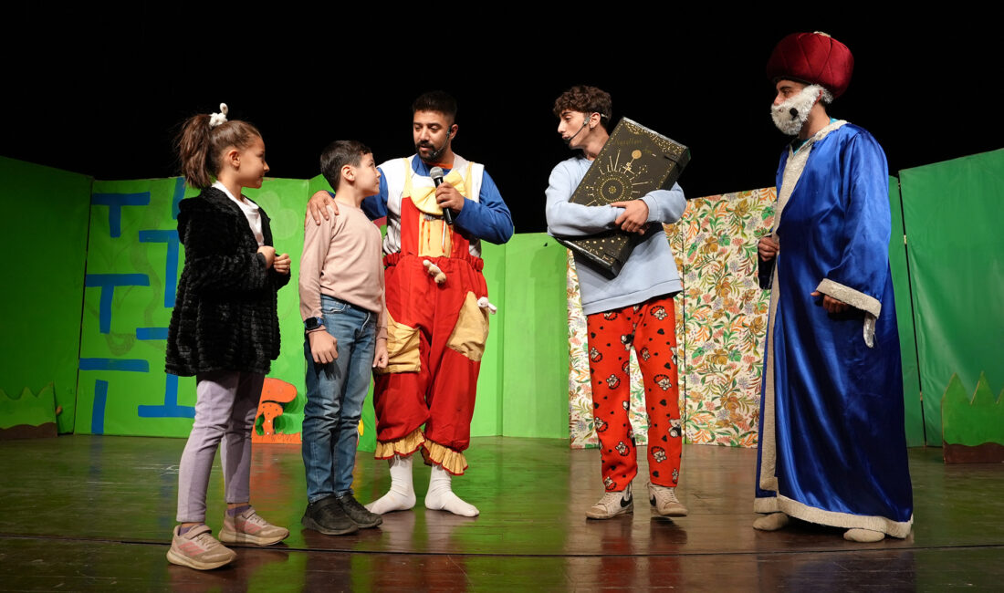 Büyükşehir Belediyesi, “Masallara İnan” adlı tiyatro gösterisini NFK Kültür Merkezi’nde