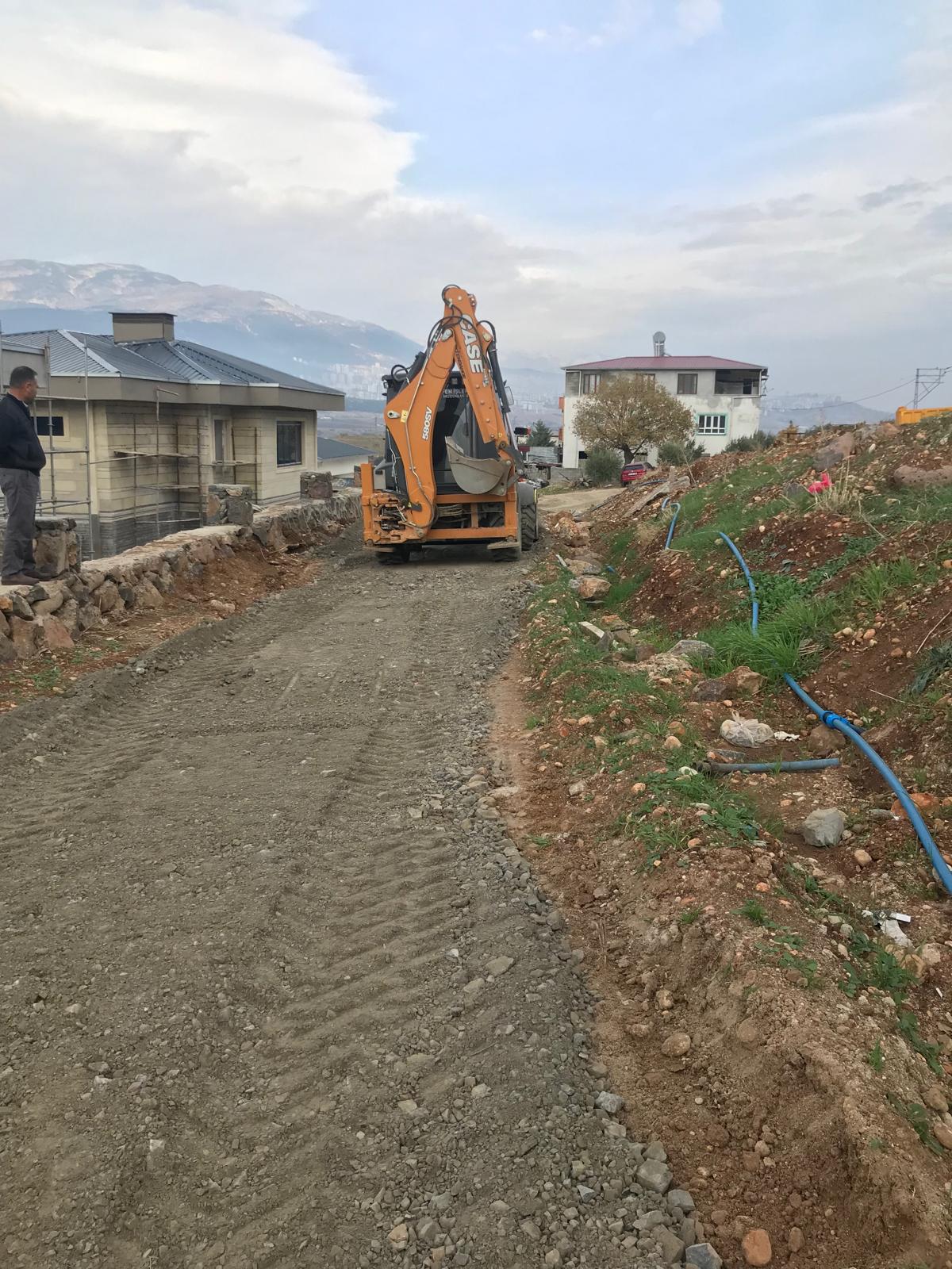 .Onikişubat Belediyesi, kırsal mahallelerde yaşayan vatandaşların ihtiyaçlarına hızlı ve etkili