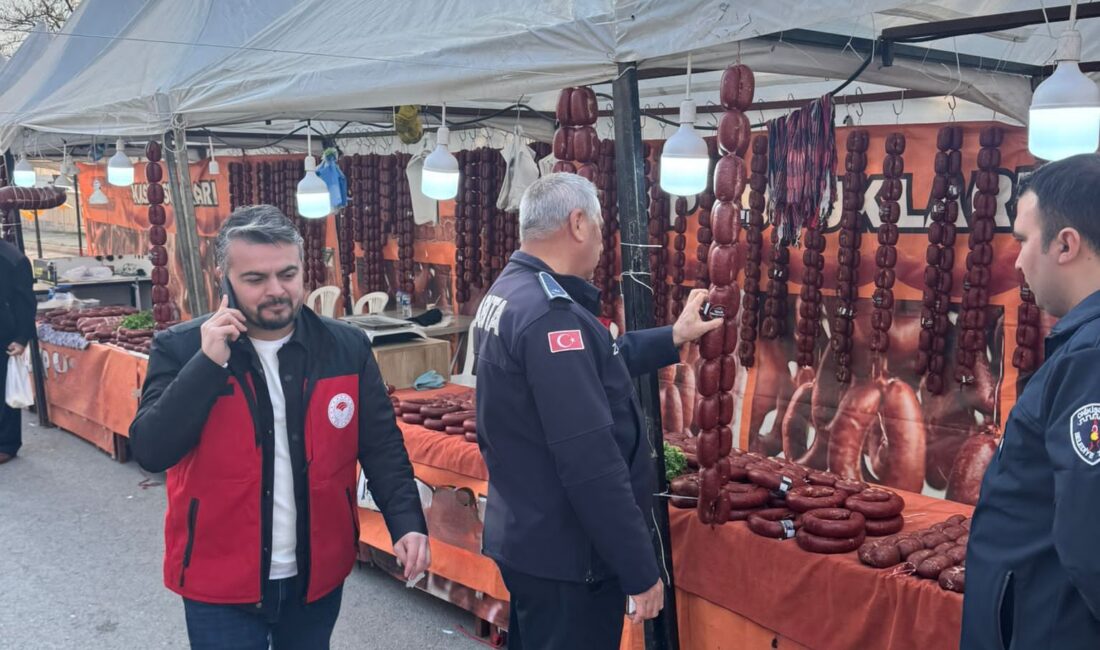 Onikişubat Belediyesi Zabıta Müdürlüğü ekipleri tarafından Yöresel Pazar’da gerçekleştirilen denetimler