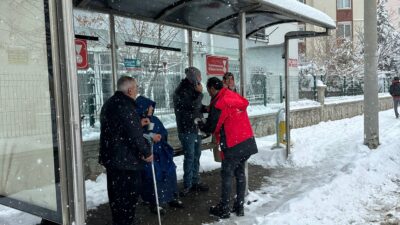 Onikişubat Belediyesi, etkili olan kar yağışının hayatı olumsuz etkilememesi adına