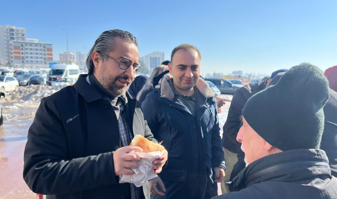 Kahramanmaraş’ta kış aylarının vazgeçilmez lezzeti olan sucuk ekmek, bu kez