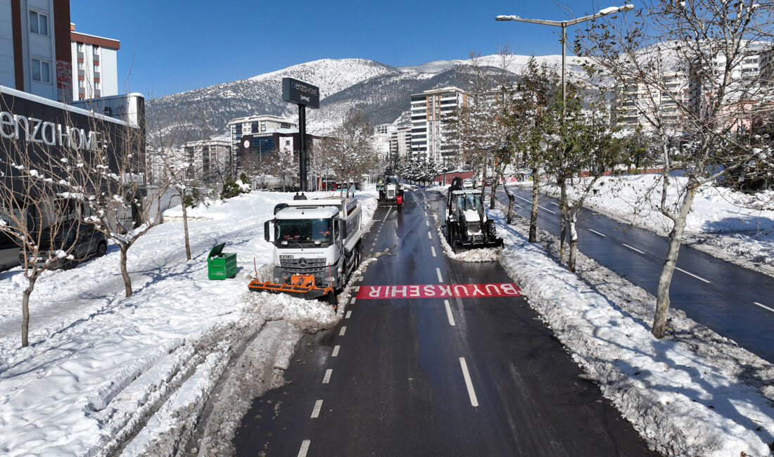 Büyükşehir Belediyesi, olumsuz hava şartlarının ulaşım ve günlük yaşamı olumsuz