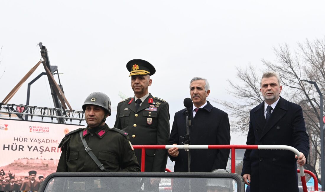 12 Şubat Kurtuluş Bayramı’nın 106. yılı Trabzon Caddesi’nde şehir protokolü