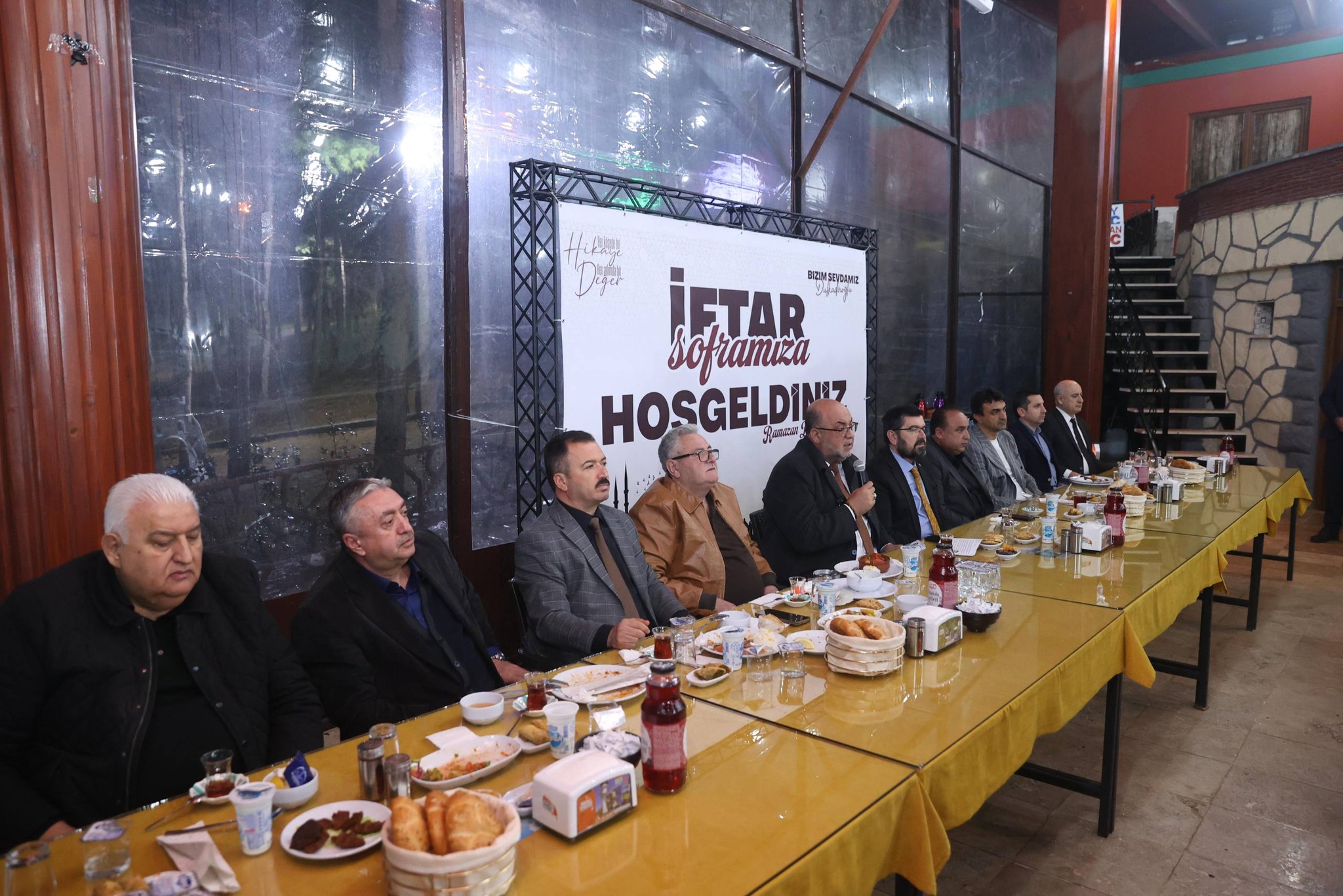 Dulkadiroğlu Belediye Başkanı Mehmet Akpınar, Ramazan ayı dolayısıyla Dulkadiroğlu ilçesinde