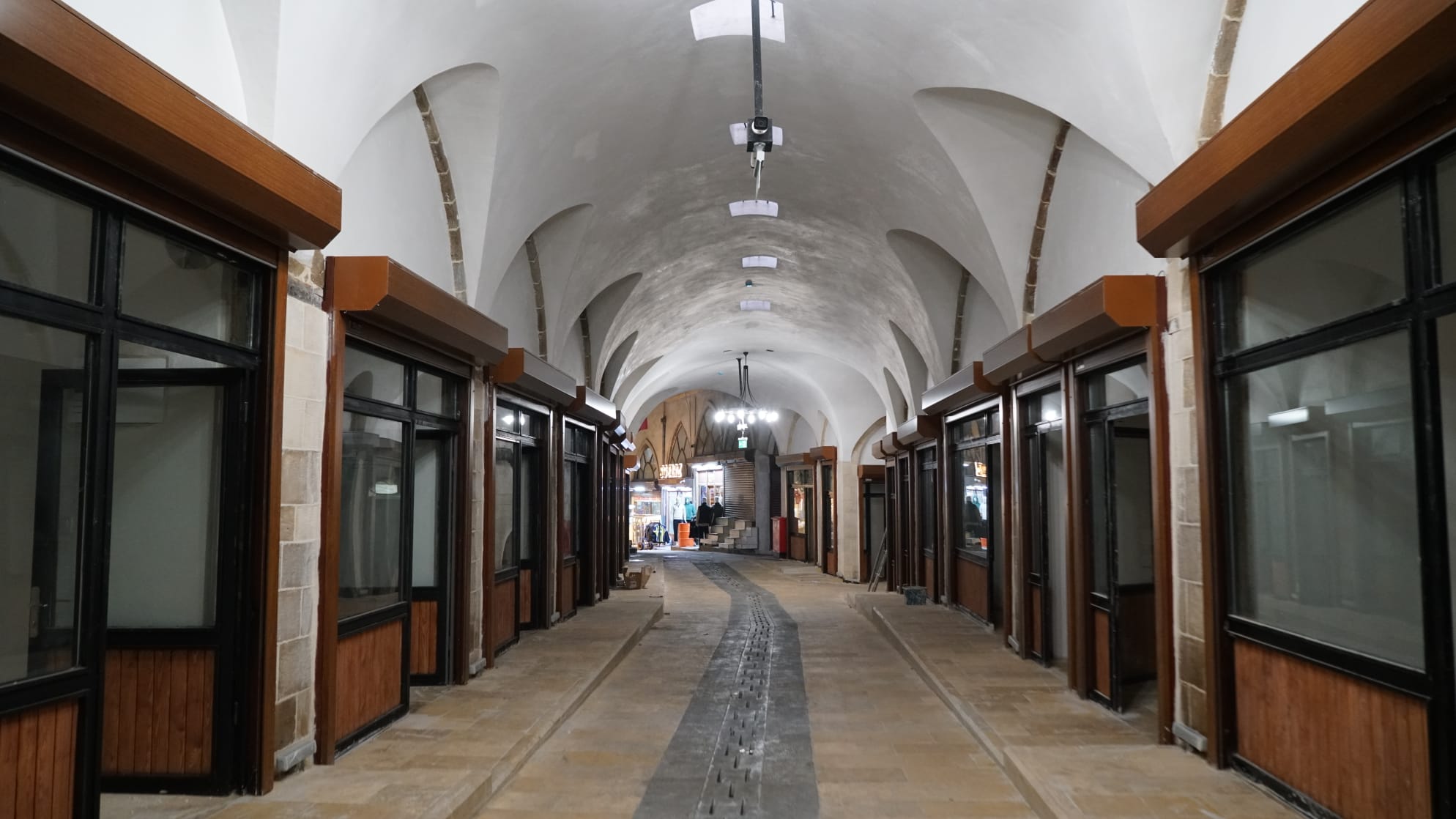 Tarihi Kapalı Çarşı’da yürütülen restorasyon çalışmalarında son düzlüğe girildi, çevre