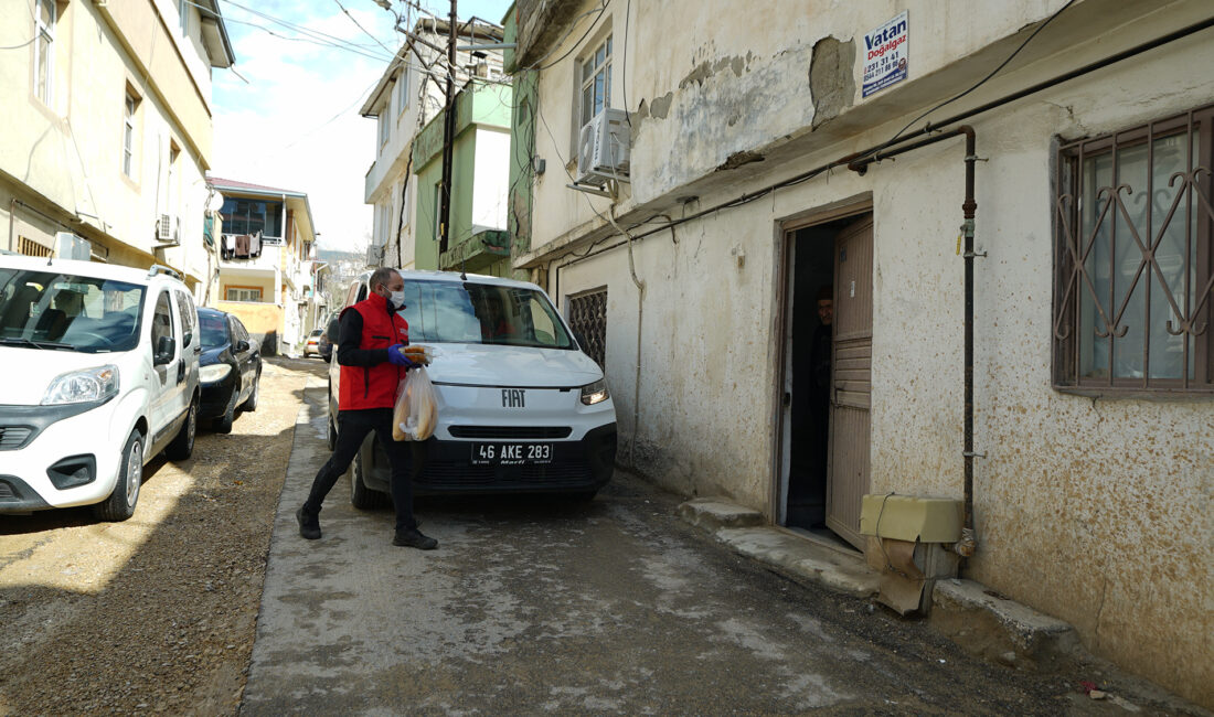 Büyükşehir Belediyesi, Ramazan ayında da şehrin ulu çınarlarını yalnız bırakmayarak