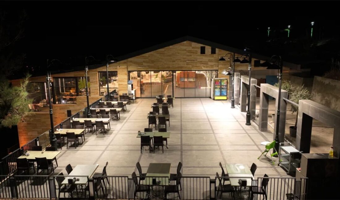 Kahramanmaraş Büyükşehir Belediyesinin sosyal tesislerinden Şairler Tepesi ve Çamlıca Restoran,