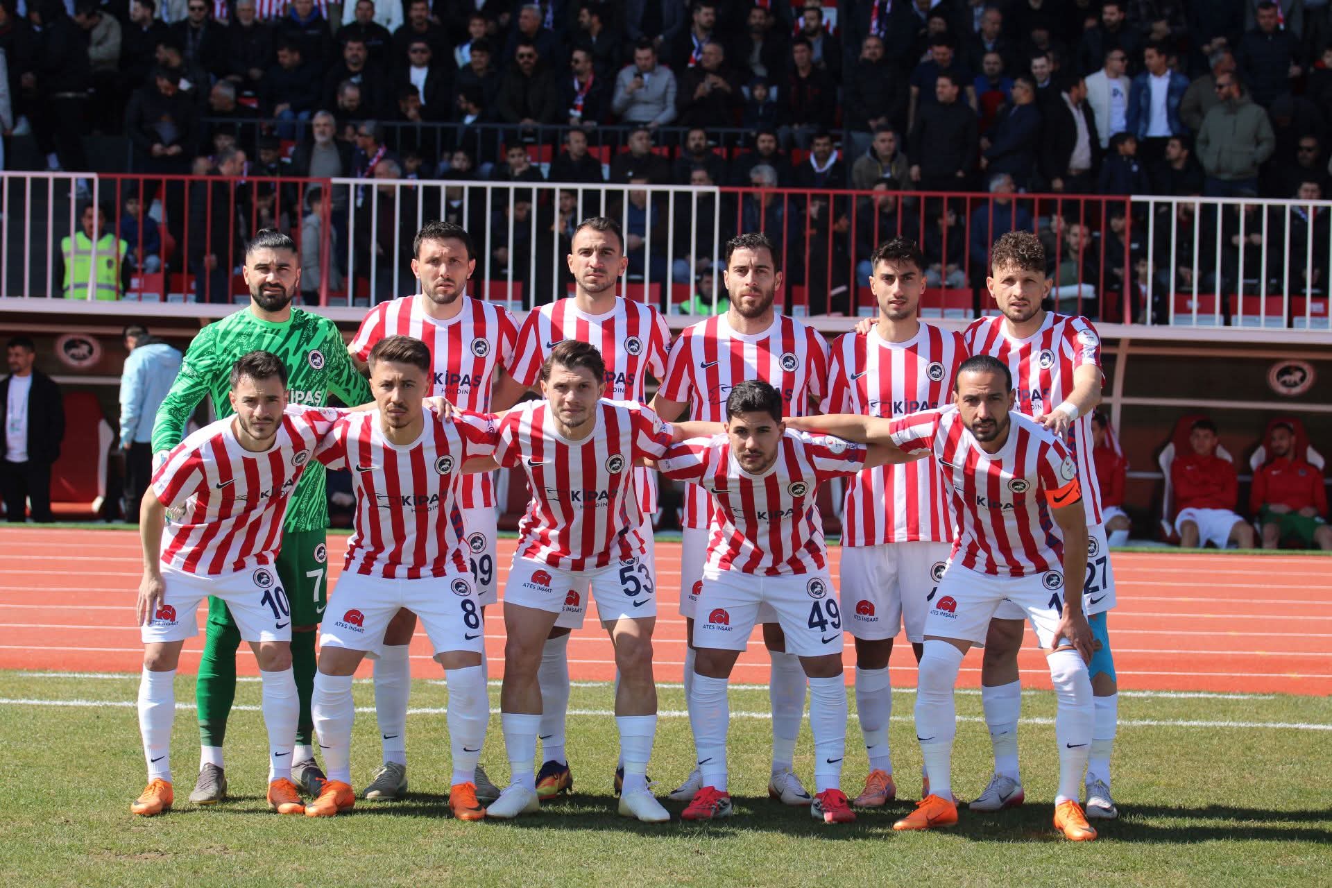 TFF 2. Lig Kırmızı Grup 26. hafta mücadelesinde heyecan doruktaydı.