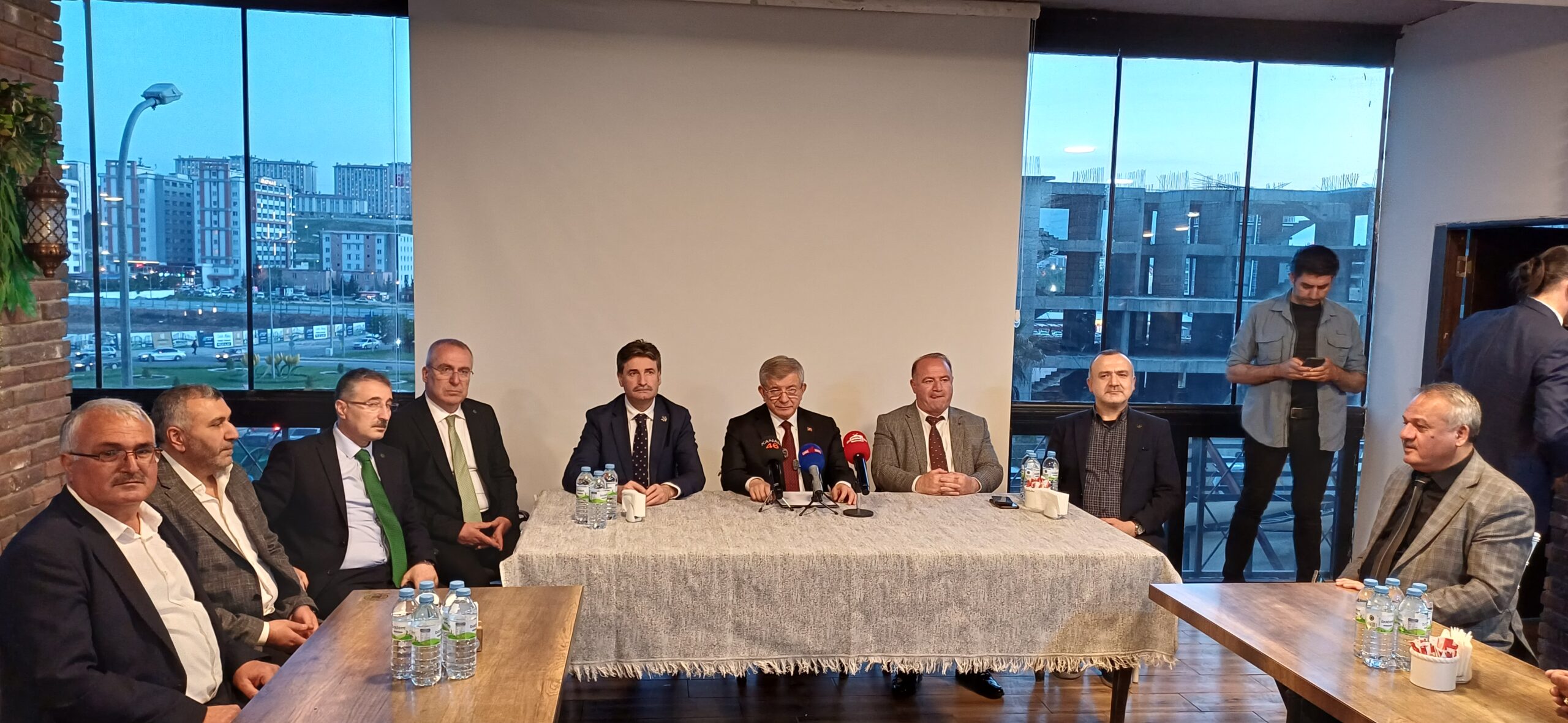 Ahmet Davutoğlu, Kahramanmaraş’ta gerçekleştirdiği ziyaret ve basın toplantısında 15 Nisan’da