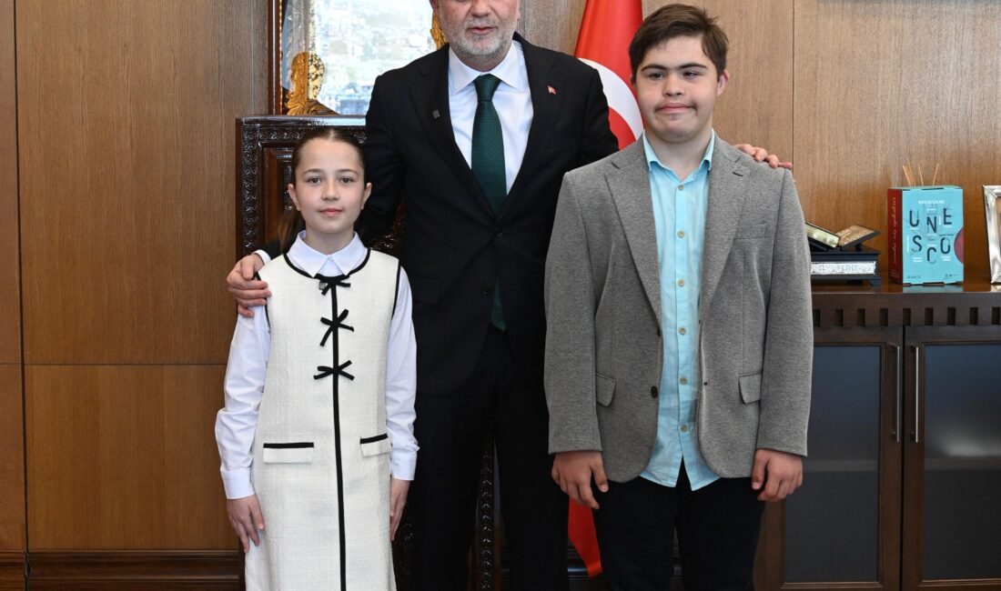 23 Nisan Ulusal Egemenlik ve Çocuk Bayramı’nda Büyükşehir Belediye Başkanı