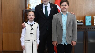 23 Nisan Ulusal Egemenlik ve Çocuk Bayramı’nda Büyükşehir Belediye Başkanı