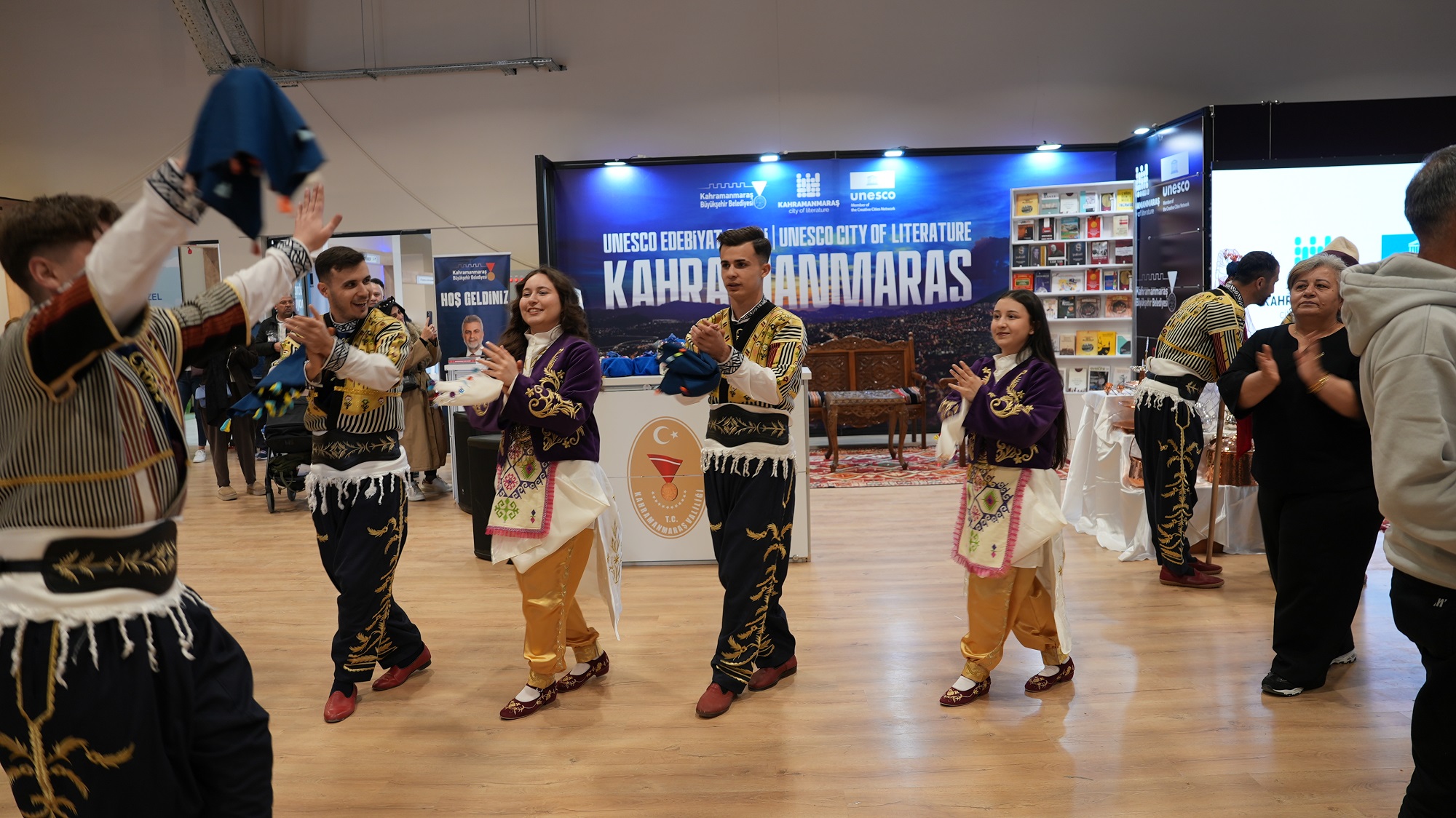 Şehrin gastronomisi, geleneksel el sanatları ve kültürünü ulusal ve uluslararası