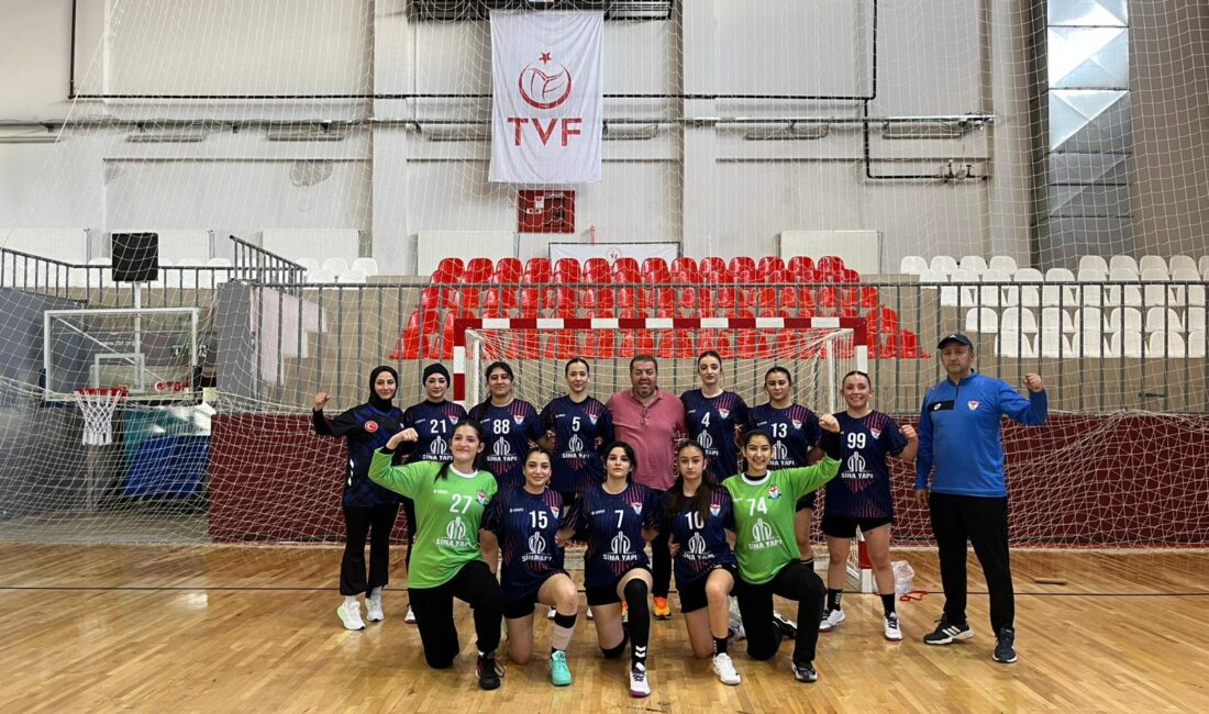 Kadınlar Hentbol 2. Lig Play-Off müsabakalarında mücadele eden Maraşgücüspor Kadın