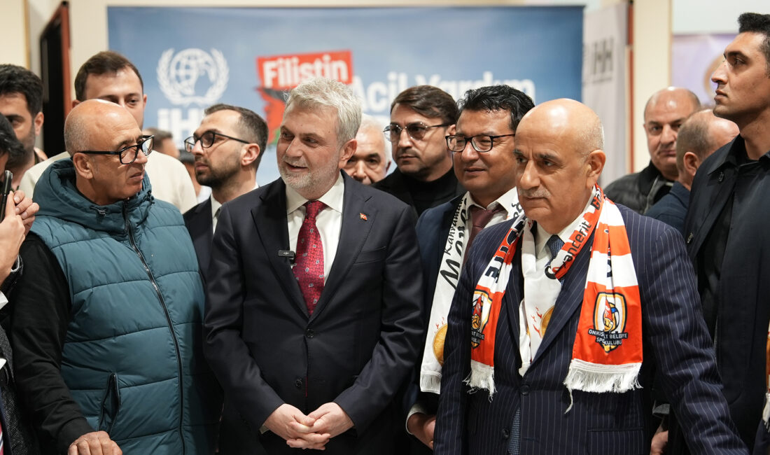 İstanbul’da düzenlenen Kahramanmaraş Tanıtım Günleri’ni ziyaret ederek esnaf ve vatandaşlarla