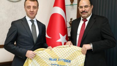 Kahramanmaraş Yörük Türkmen Derneği Başkanı Ali Aydın ve beraberindeki heyet,