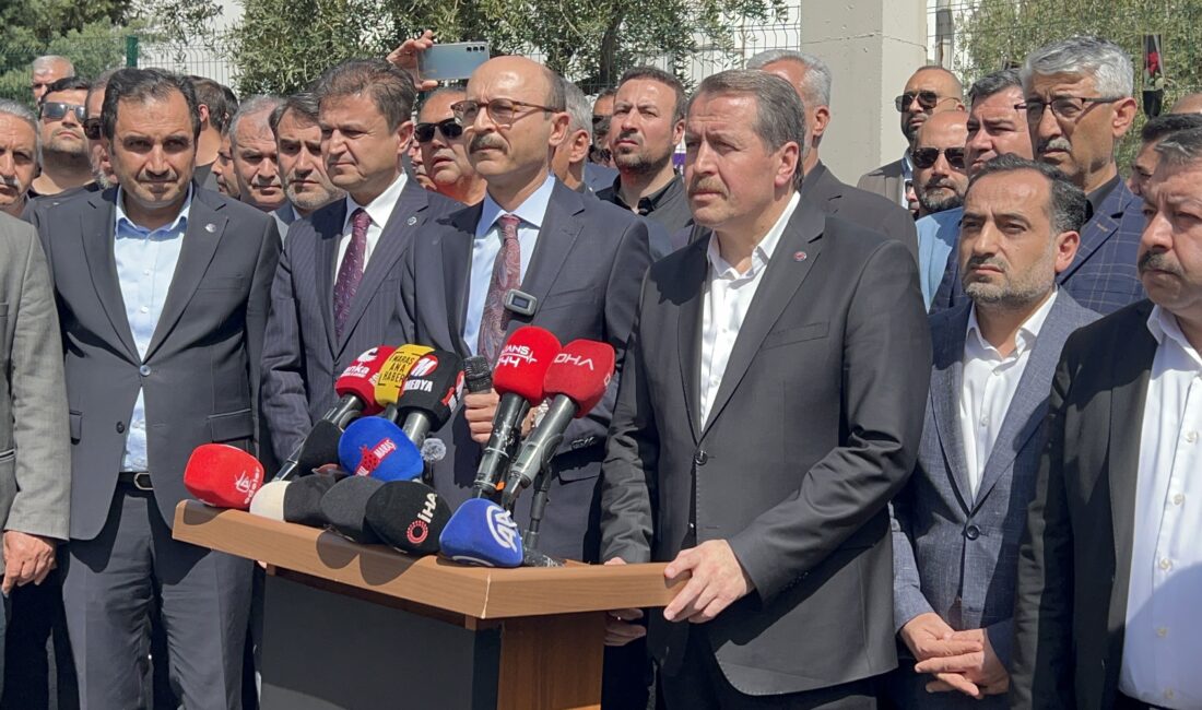 Kahramanmaraş’ta silahlı saldırının gerçekleştiği Ayser Çalık Ortaokulu önünde önemli bir