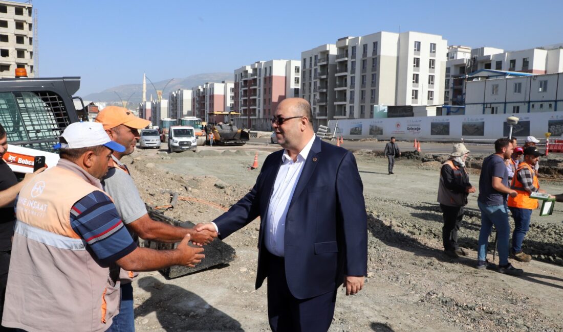 Dulkadiroğlu Belediye Başkanı Mehmet Akpınar, Doğukent Mahallesi’nde devam eden rezerv