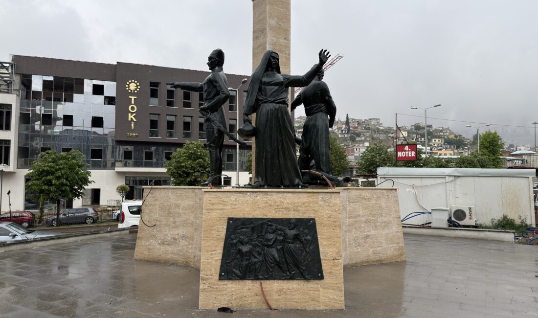Büyükşehir Belediyesi, Kıbrıs Meydanı çevresinde yürütülen inşa faaliyetleri esnasında zarar