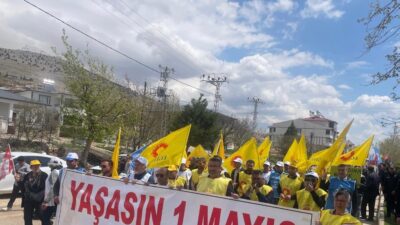 Kahramanmaraş’ta 1 Mayıs Emek ve Dayanışma Günü kapsamında açıklamalarda bulunan