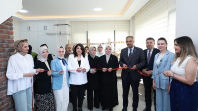Onikişubat Belediyesi Kadın Emeği Seramik Atölyesi’nin dönem sonu sergi açılışı,