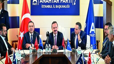Anahtar Parti Genel Başkanı Yavuz Ağıralioğlu, partisinin İstanbul İl Başkanlığı