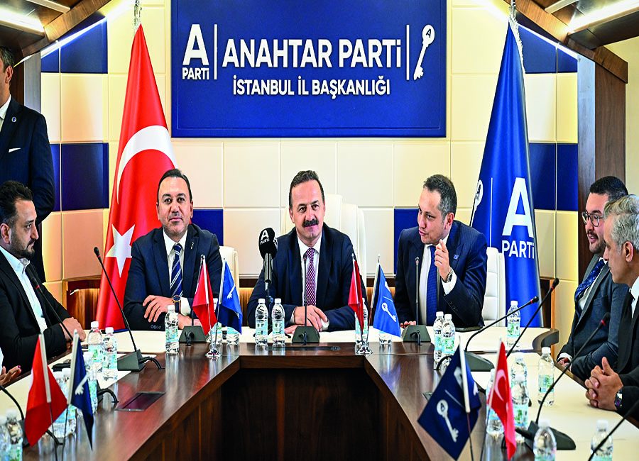 Anahtar Parti Genel Başkanı Yavuz Ağıralioğlu, partisinin İstanbul İl Başkanlığı