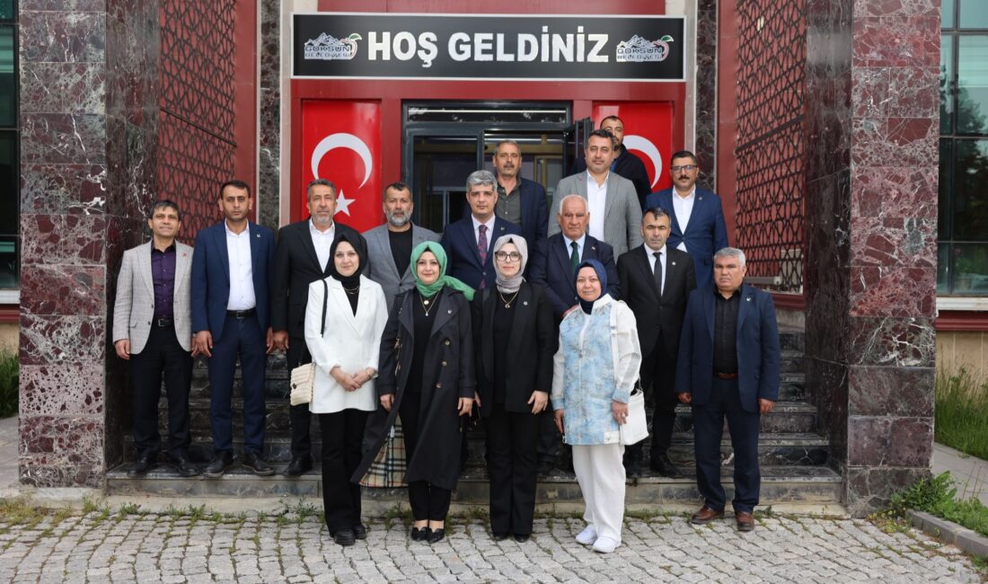 Selim Cüce, Yeniden Refah Partisi Kahramanmaraş teşkilatını belediyede ağırladı. Gerçekleştirilen