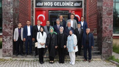 Selim Cüce, Yeniden Refah Partisi Kahramanmaraş teşkilatını belediyede ağırladı. Gerçekleştirilen