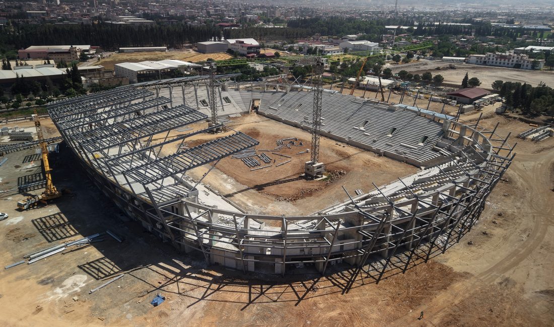 Yeni stadyumun kaba inşaatında sona yaklaşılırken, tribünlerin büyük bölümü tamamlandı.