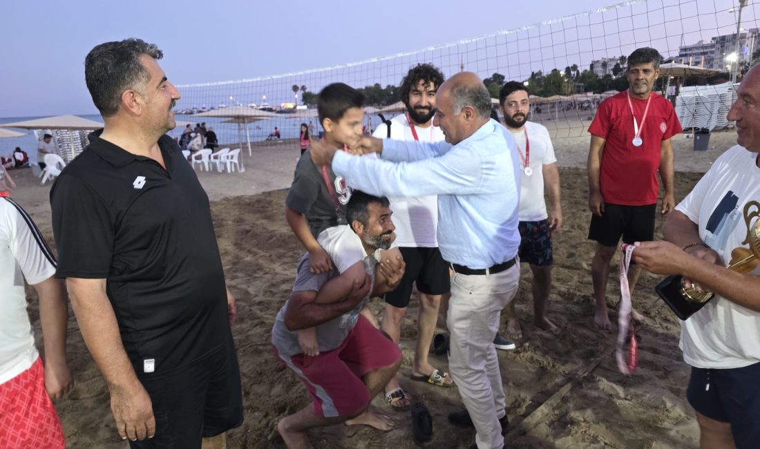 Yumurtalık Belediyesi tarafından düzenlenen Kurumlar Arası Plaj Voleybolu Turnuvası, ilçede