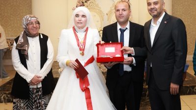 Kahramanmaraş’ın Onikişubat ilçesinde yürekleri ısıtan bir mutluluk yaşandı. Doğuştan görme