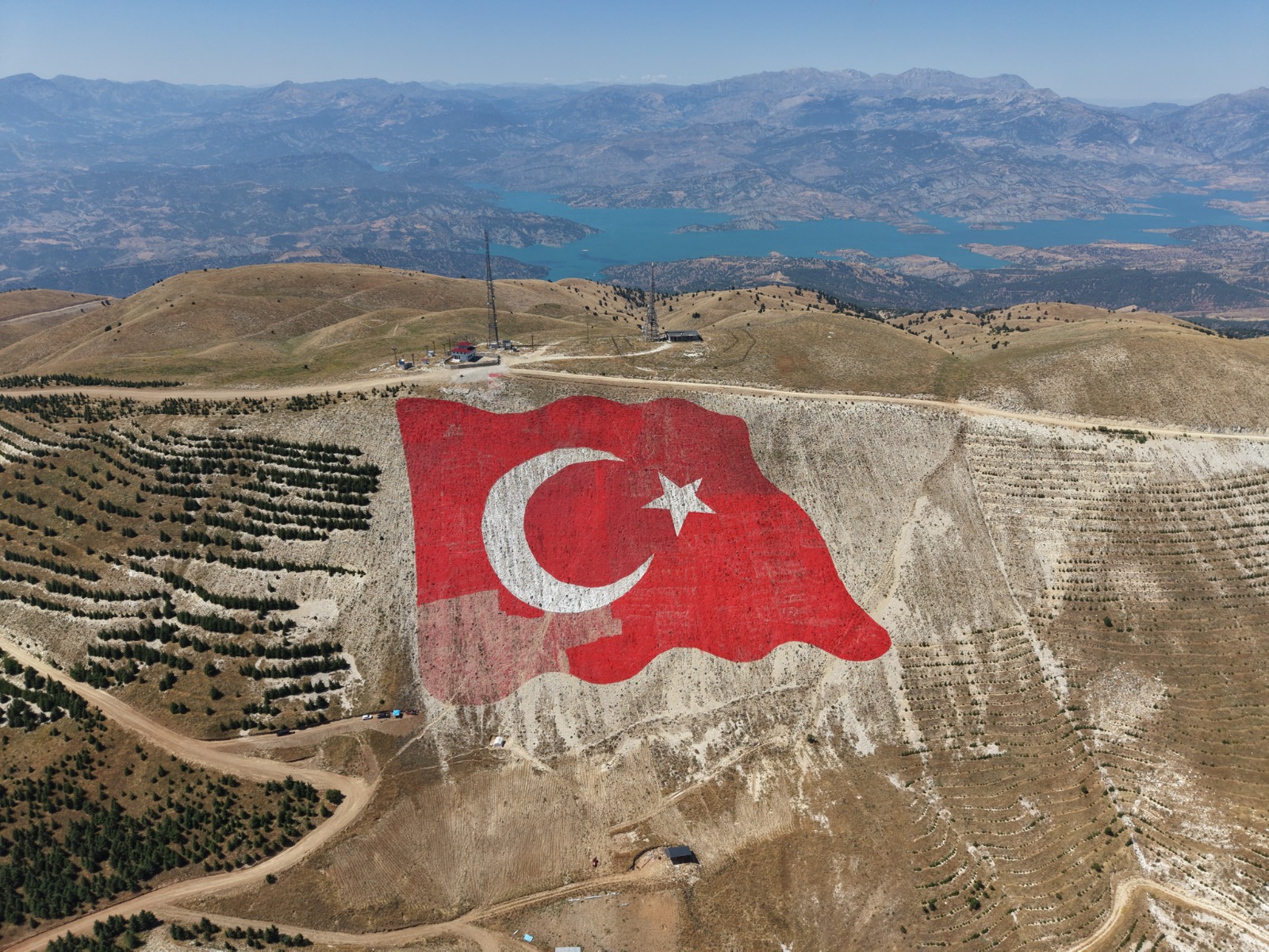 Onikişubat Belediyesi tarafından 2025 yılında Kahramanmaraş’ın simgesi Ahır Dağı’nın 1830