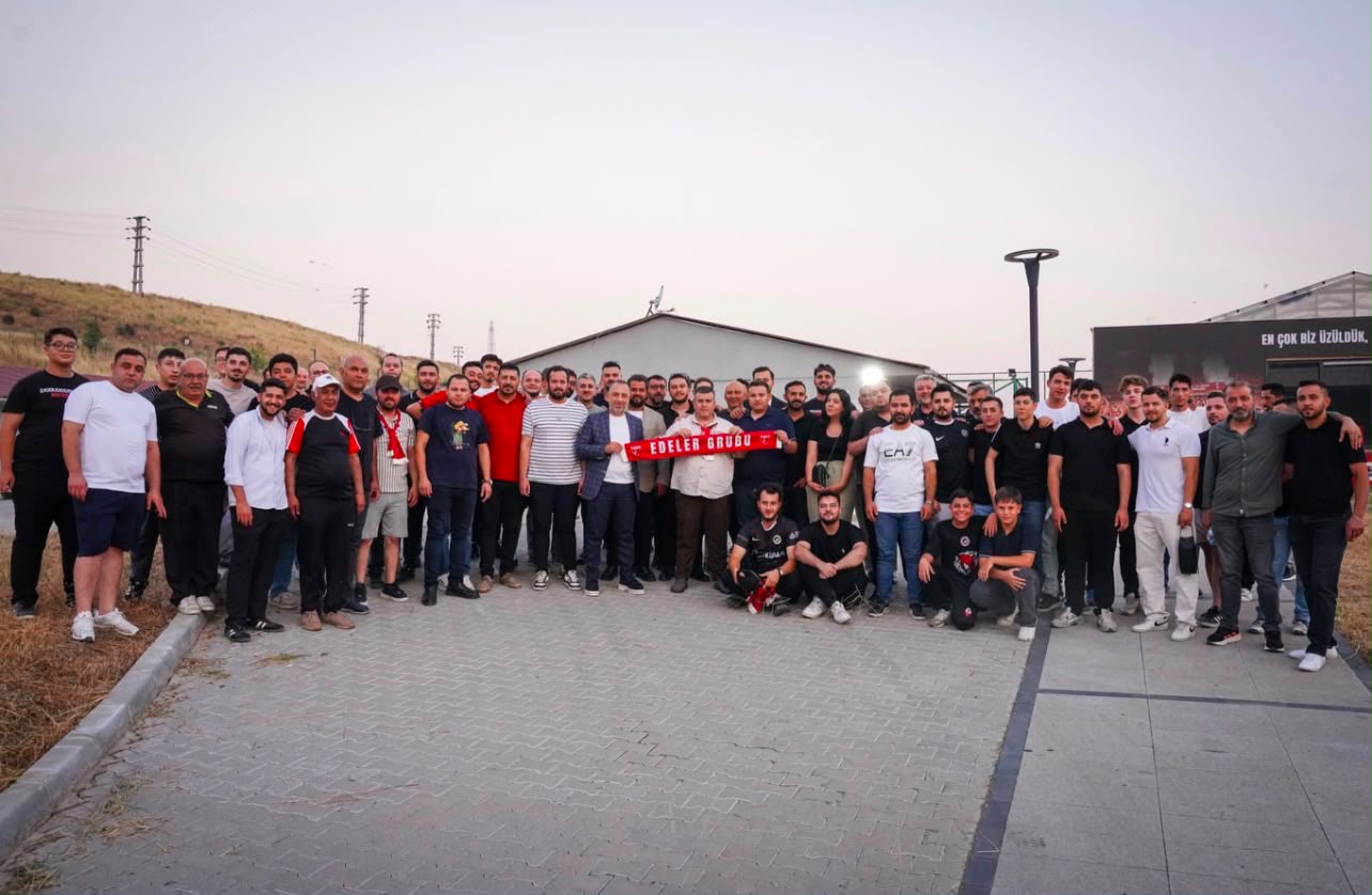 Kahramanmaraş İstiklalspor Taraftar Grubu Edeler, göreve yeni seçilen Kulüp Başkanı