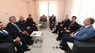 Büyükşehir Belediye Başkanı Fırat Görgel, Vali Mükerrem Ünlüer ile birlikte