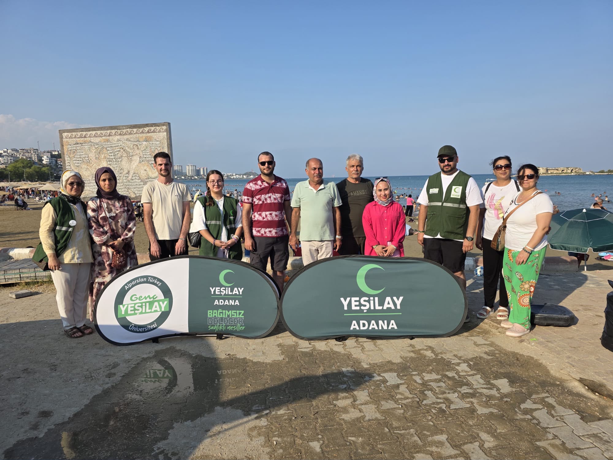 Yumurtalık Belediye Başkanı Erdinç Altıok, ilçenin her noktasına belediye hizmetlerini