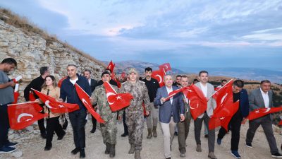 Onikişubat Belediyesi öncülüğünde 30 Ağustos Zafer Bayramı’nın anlam ve önemine