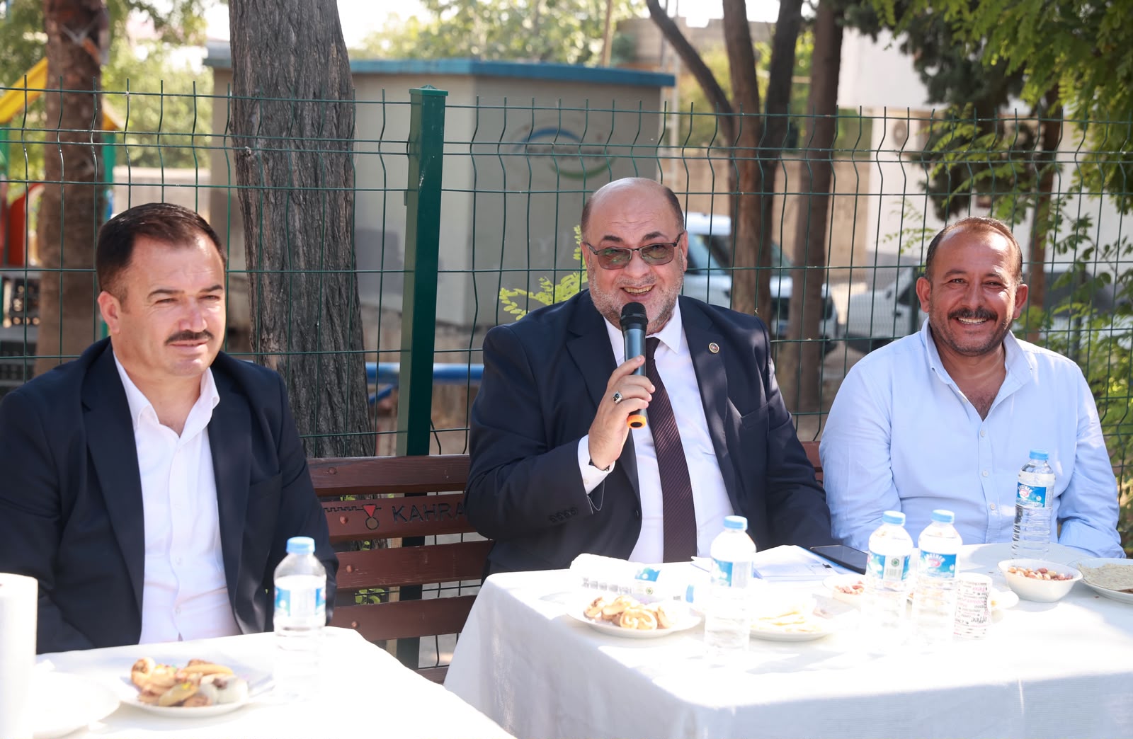 Dulkadiroğlu Belediye Başkanı Mehmet Akpınar, haftalık olarak gerçekleştirilen mahalle toplantıları