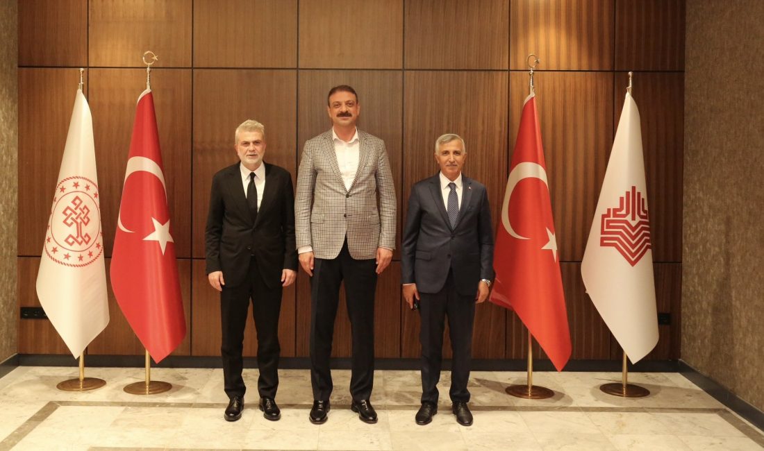 Ankara temasları kapsamında Vali Mükerrem Ünlüer ile Vakıflar Genel Müdürü